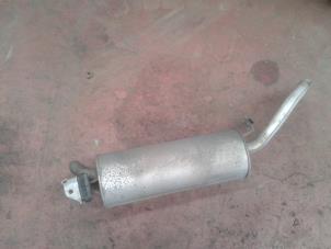 Auspuff Enddämpfer van een Fiat Stilo (192A/B) 1.2 16V 5-Drs. 2002