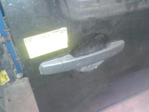Używane Uchwyt drzwi prawych przednich wersja 4-drzwiowa Nissan Navara (D40) 2.5 dCi 16V 4x4 Cena na żądanie oferowane przez N Kossen Autorecycling BV