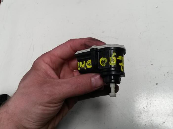 Headlight motor from a Ford Transit 2.4 TDCi 16V 2012