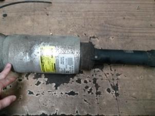 Used Front shock absorber rod, right Landrover Discovery III (LAA/TAA) 2.7 TD V6 Price on request offered by N Kossen Autorecycling BV