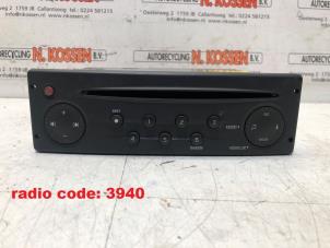 Used Radio CD player Nissan Interstar (X70) 2.5 dCi 16V 100 Price on request offered by N Kossen Autorecycling BV