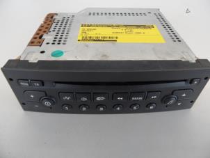 Used CD player Peugeot 206 (2A/C/H/J/S) 1.4 XR,XS,XT,Gentry Price on request offered by N Kossen Autorecycling BV