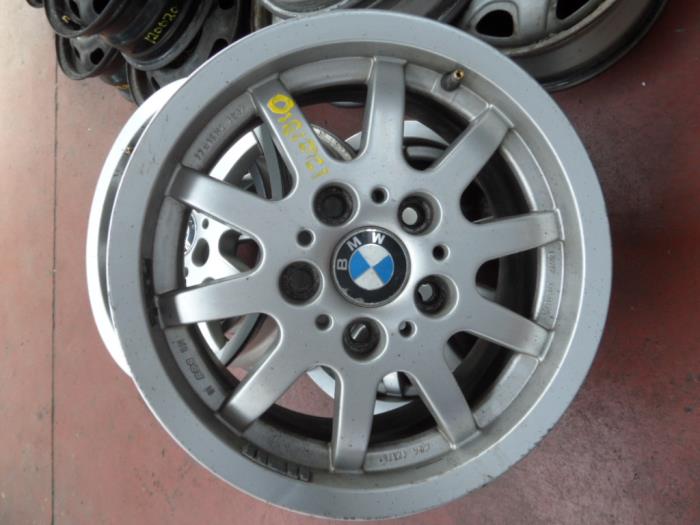 Używane Obrecz BMW 3 serie Touring (E36/3) 318i Cena na żądanie oferowane przez N Kossen Autorecycling BV