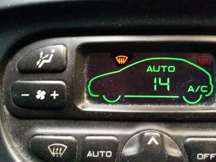 Begagnade Klimatpanel Citroen Xsara Picasso (CH) 1.8 16V Pris på förfrågan erbjuds av N Kossen Autorecycling BV