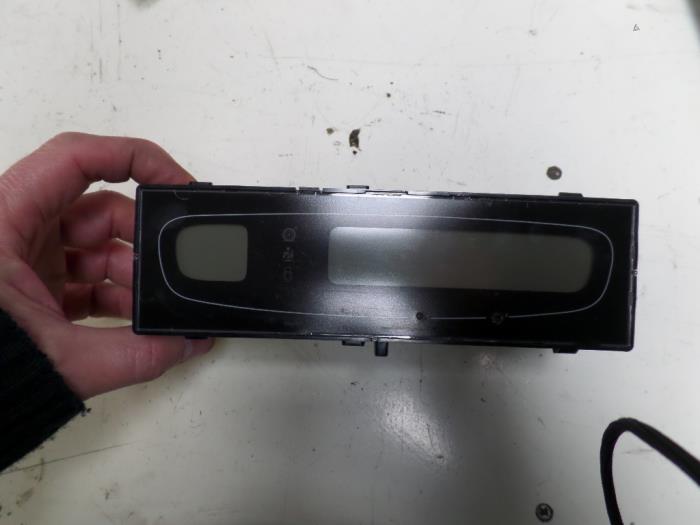 Begagnade Innerdisplay Renault Laguna II Grandtour (KG) 1.9 dCi 100 Pris på förfrågan erbjuds av N Kossen Autorecycling BV