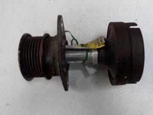 Usados Polea de dinamo Ford Focus 1 Wagon 1.8 TDdi Precio de solicitud ofrecido por N Kossen Autorecycling BV