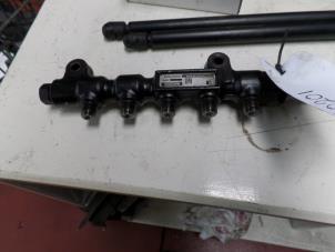 Used Fuel injector nozzle Peugeot Partner Combispace 1.6 HDI 90 16V Price on request offered by N Kossen Autorecycling BV