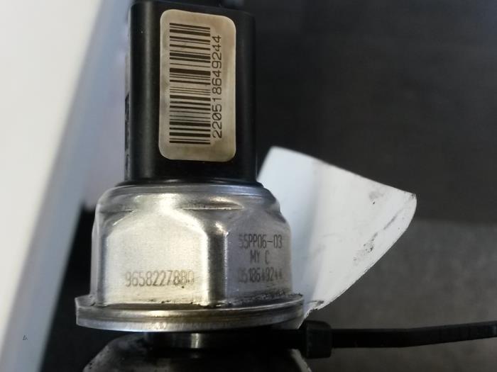 Begagnade Bränsletryckssensor Peugeot Partner Combispace 1.6 HDI 90 16V Pris på förfrågan erbjuds av N Kossen Autorecycling BV