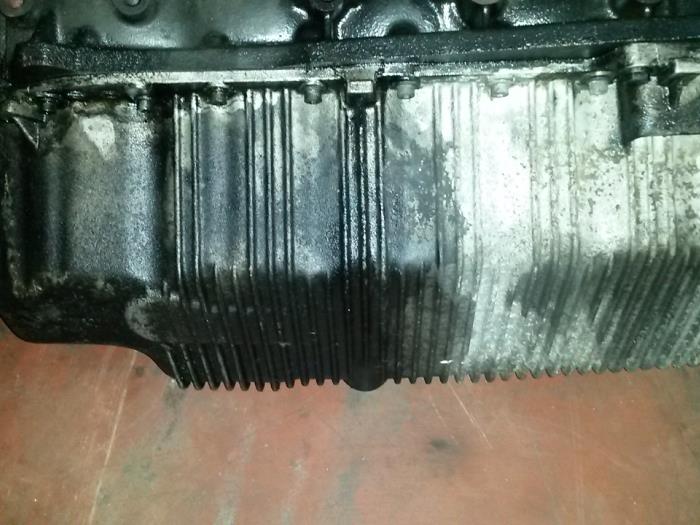 Gebrauchte Ölwanne Volkswagen Transporter/Caravelle T4 2.4 D Synro Preis auf Anfrage angeboten von N Kossen Autorecycling BV