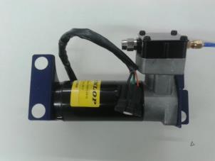 New Air pump (suspension) Opel Movano Price on request offered by N Kossen Autorecycling BV