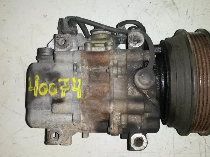 Pompe clim d'un Toyota Corolla (E11) 2.0 D 1998