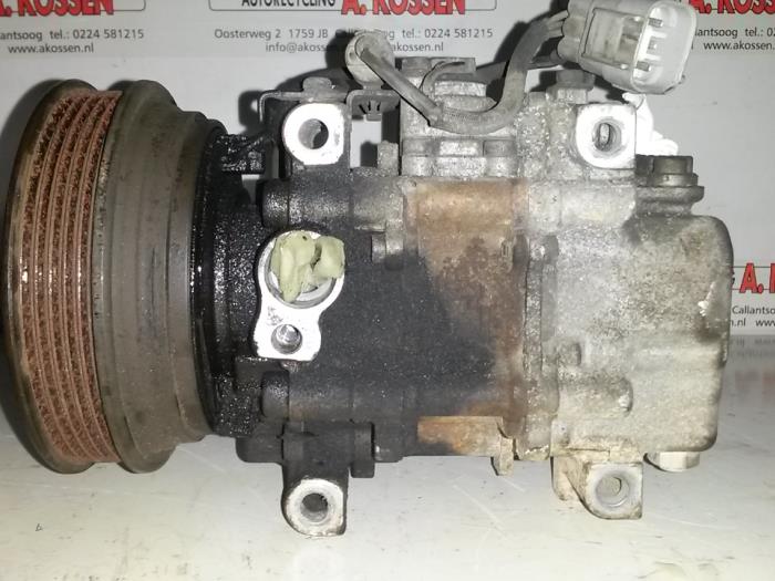 Pompe clim d'un Toyota Corolla (E11) 2.0 D 1998