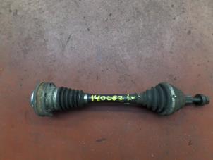 Used Front drive shaft, left Volkswagen Passat Price on request offered by N Kossen Autorecycling BV