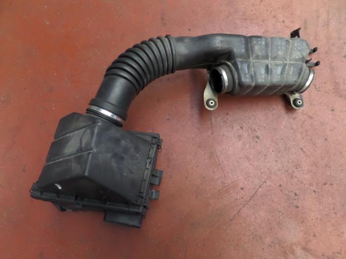 Begagnade Luftfilterhus Mercedes ML I (163) 400 4.0 CDI V8 32V Pris på förfrågan erbjuds av N Kossen Autorecycling BV