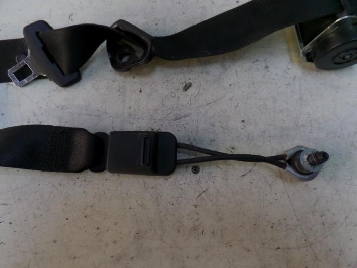 Front seatbelt, right from a Opel Corsa 2008