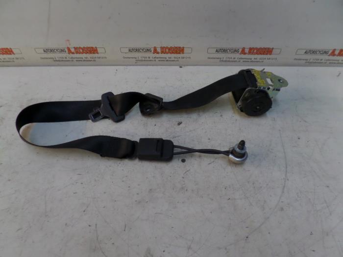Front seatbelt, right from a Opel Corsa 2008