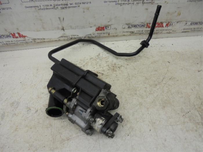 Usagé Pompe de direction Porsche 911 (996) 3.6 Carrera 4 24V Prix sur demande proposé par N Kossen Autorecycling BV