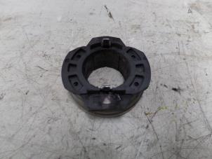Used Thrust bearing Volkswagen Transporter/Caravelle T4 2.4 D Price on request offered by N Kossen Autorecycling BV