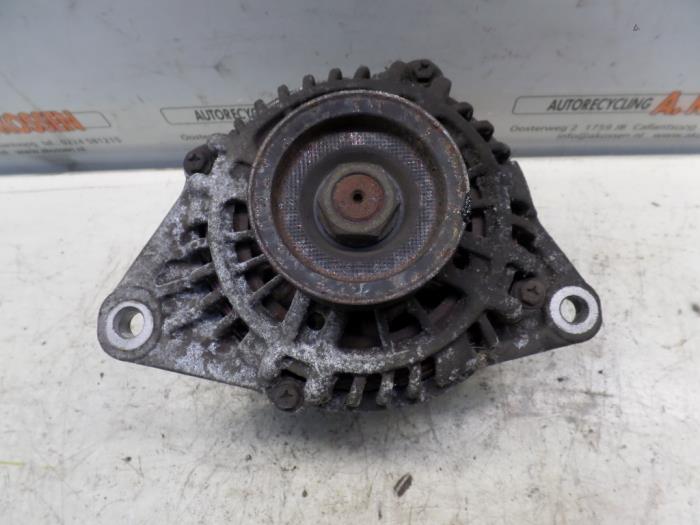 Dynamo van een Chrysler 300 M 3.5 V6 24V 2001