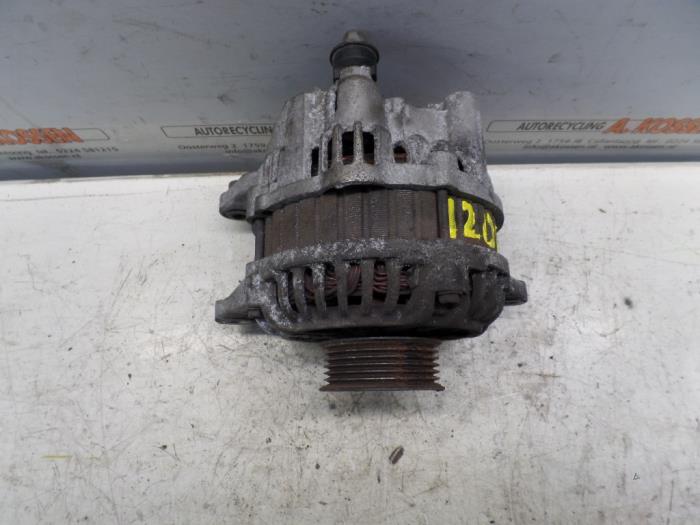 Dynamo van een Chrysler 300 M 3.5 V6 24V 2001