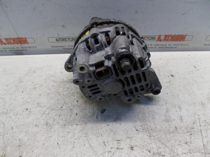 Dynamo van een Chrysler 300 M 3.5 V6 24V 2001