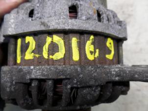 Dynamo van een Chrysler 300 M 3.5 V6 24V 2001
