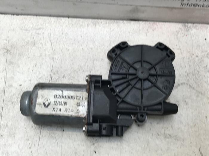 Usados Motor de ventanilla de puerta Renault Laguna II Grandtour (KG) 1.8 16V Precio de solicitud ofrecido por N Kossen Autorecycling BV