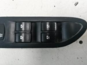 Used Electric window switch Renault Laguna II Grandtour (KG) 1.8 16V Price on request offered by N Kossen Autorecycling BV