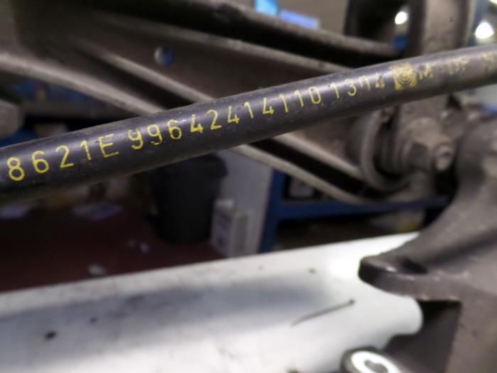 Usagé Câble frein à main Porsche 911 (996) 3.6 Carrera 4 24V Prix sur demande proposé par N Kossen Autorecycling BV