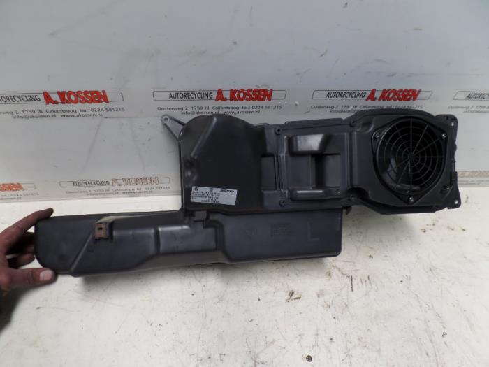 Używane Glosnik Porsche 911 (996) 3.6 Carrera 4 24V Cena na żądanie oferowane przez N Kossen Autorecycling BV