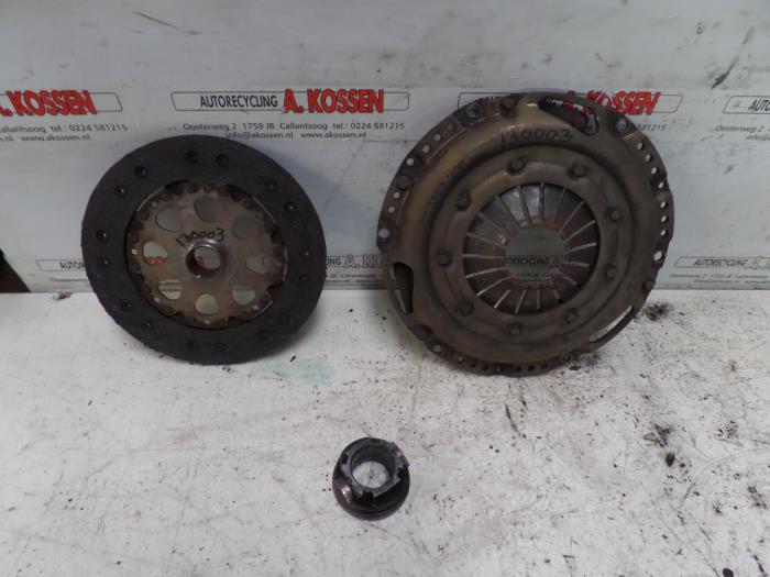 Usagé Kit embrayage (complet) Mercedes C Combi (S202) 1.8 C180T 16V Prix sur demande proposé par N Kossen Autorecycling BV