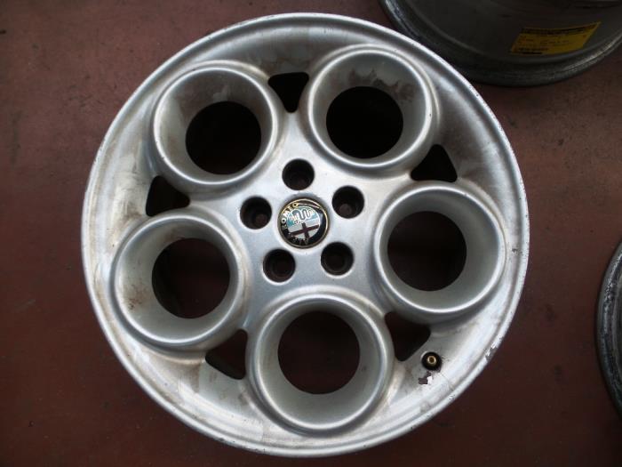 Begagnade Hjul Alfa Romeo 156 Sportwagon (932) 1.8 Twin Spark 16V Pris på förfrågan erbjuds av N Kossen Autorecycling BV