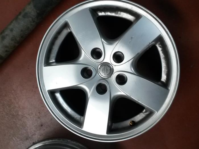 Używane Obrecz Chrysler Voyager/Grand Voyager (RG/RS) 2.8 CRD 16V Autom. Cena na żądanie oferowane przez N Kossen Autorecycling BV