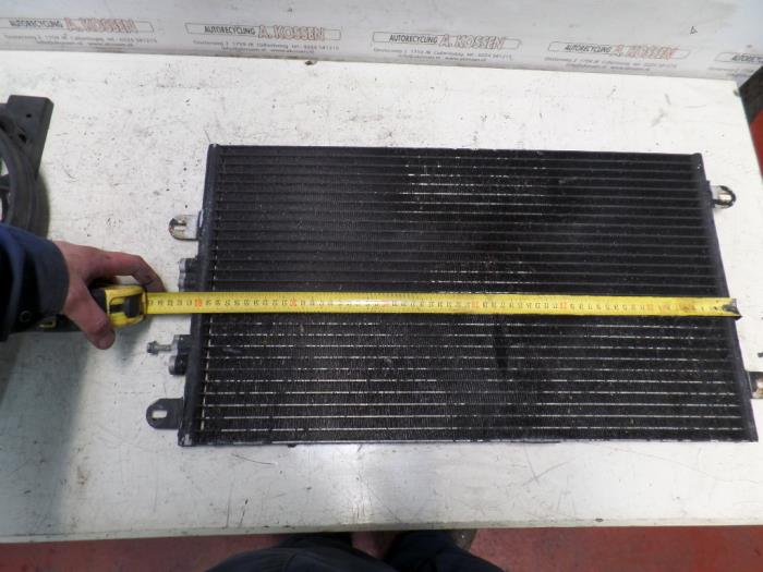Condenseur de climatisation d'un Alfa Romeo 147 (937) 1.6 Twin Spark 16V 2001