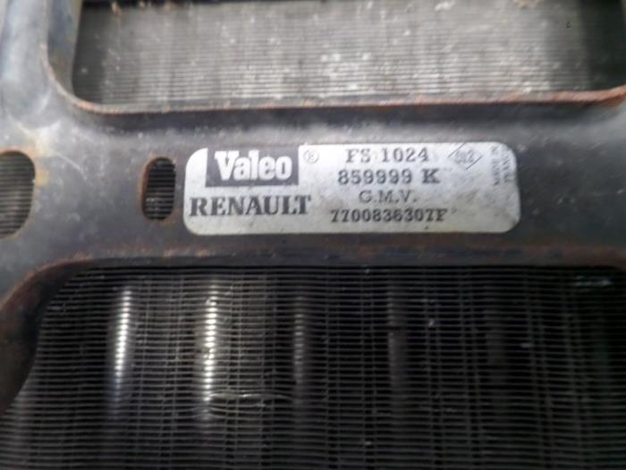 Boîtier ventilateur d'un Renault Kangoo (KC) 1.4 1998