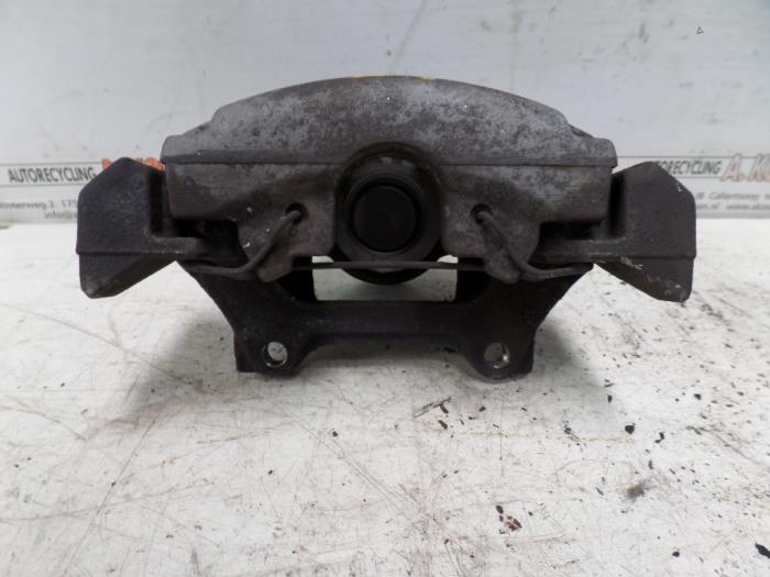 Gebrauchte Bremszange rechts vorne Alfa Romeo 147 (937) 1.6 Twin Spark 16V Preis auf Anfrage angeboten von N Kossen Autorecycling BV