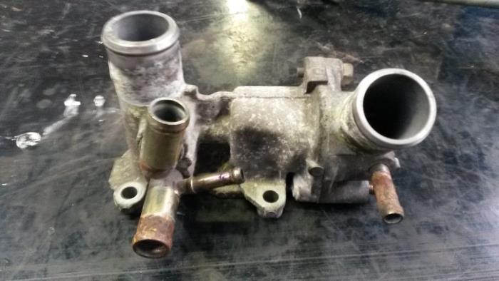 Begagnade Termostathus Mazda RX-8 (SE17) 1.3 Renesis Pris på förfrågan erbjuds av N Kossen Autorecycling BV