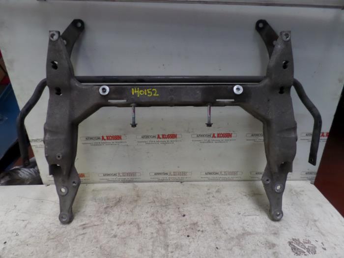 Usados Subchasis Porsche 911 (996) 3.6 Carrera 4 24V Precio de solicitud ofrecido por N Kossen Autorecycling BV