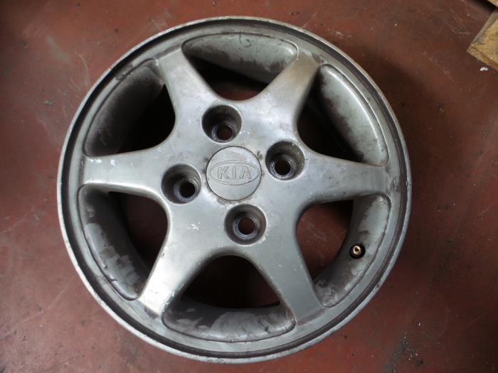 Używane Obrecz Kia Joice 2.0 16V Cena na żądanie oferowane przez N Kossen Autorecycling BV
