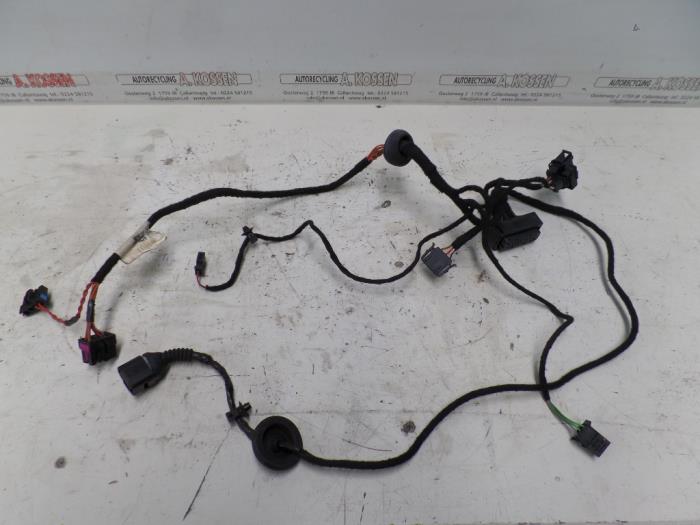 Begagnade Kablage Volkswagen Passat Variant (3B6) 1.9 TDI 130 Pris på förfrågan erbjuds av N Kossen Autorecycling BV