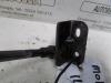 Amortiguador de gas de capó izquierda de un Kia Sorento I (JC) 2.4 16V 2003