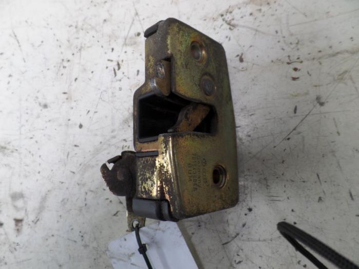 97-03 VW Eurovan T4 Front Right Door Lock Latch 701837016E OEM
