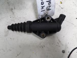 Used Clutch slave cylinder Fiat Stilo (192A/B) 1.2 16V 5-Drs. Price on request offered by N Kossen Autorecycling BV