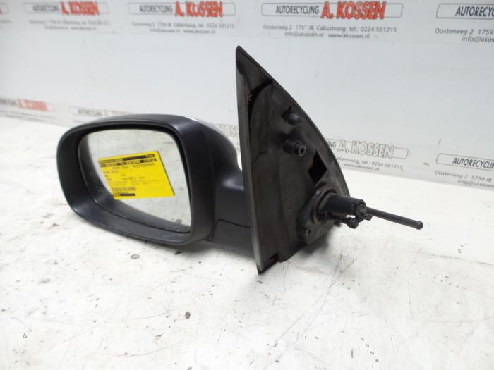 Wing mirror, left from a Opel Corsa C (F08/68) 1.2 16V 2002