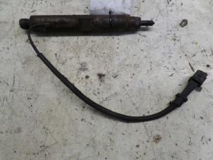 Used Injector (diesel) Renault Clio II Societe (SB) 1.9 dTi Price on request offered by N Kossen Autorecycling BV