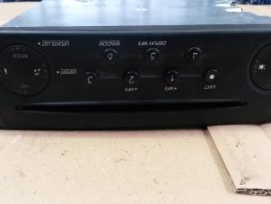 Gebrauchte Radio CD Spieler Renault Master III (JD/ND/PD) 2.5 dCi 16V 100 Preis auf Anfrage angeboten von N Kossen Autorecycling BV