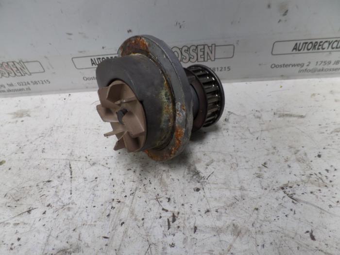 Używane Pompa wodna Opel Meriva (A) 1.6 Cena na żądanie oferowane przez N Kossen Autorecycling BV
