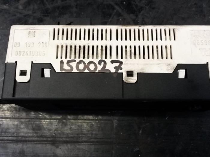 Begagnade Innerdisplay Opel Astra G (F08/48) 1.6 16V Pris på förfrågan erbjuds av N Kossen Autorecycling BV