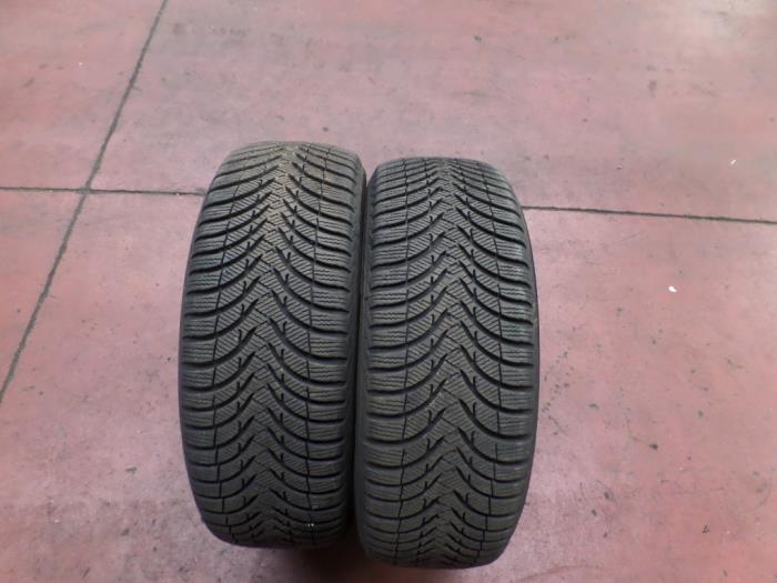 Używane Opona zimowa Cena na żądanie oferowane przez N Kossen Autorecycling BV
