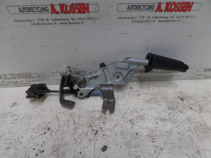 Używane Dzwignia hamulca postojowego BMW 6 serie (E63) M6 V10 40V Cena na żądanie oferowane przez N Kossen Autorecycling BV